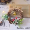 Détail de la couronne de Noël 16cm avec pommes de pin baies et cloches dorées - 31# Couronne en Rotin Noeud en Toile de Jute (16cm)