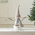 Pupazzo di neve in peluche con cappello di maglia marrone e sciarpa, decoro da 60 cm - A410-5 Pupazzo di Neve (Ornamento) / 60CM