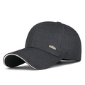 Berretto da baseball nero classico con bordo bianco sulla visiera e logo in metallo - Regolabile / Grigio