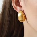 Orecchini a goccia in acciaio al titanio placcati oro 18K con finitura opaca - Oro opaco