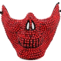 Mezza maschera a teschio con strass rossi per feste di Halloween e spettacoli - Maschera a Metà Viso con Strass Rossi / Rosso Acceso (Strass Completi)