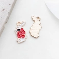 Niedlicher Hasen-Anhänger mit rotem Mantel und Goldrücken für DIY-Schmuck - Hase 9x16mm