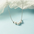 Collana a catena d'argento minimalista con tre perle bianche e perline d'argento - Collana Con Tre Perle (oro Bianco)