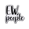 Spilla smaltata bianca e nera con scritta 'EW, people' dal design minimalista - Nero Irregolare-Ew people