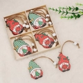 Set di ciondoli gnomi natalizi in legno rosso e verde con motivi scozzesi e cordoncino - Stile Q-J85 C Pendente in legno a quattro griglie