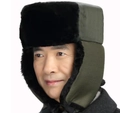 Gorro de invierno verde oliva con orejeras y forro grueso de piel sintética negra - Tela Verde con Pelo Negro Estilo