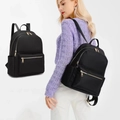 Zaino da donna versatile in tessuto Oxford nero con cerniere dorate e design multitasche - Nero Cerniera Oro - Grande
