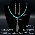 Set boho con collana di perline turchesi e orecchini a nappa in finitura argento su busto - Set di Nappe con Perline Blu Turchese (KS127259-Z)