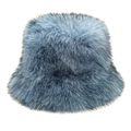 Dettaglio della morbida pelliccia sintetica di questo cappello alla pescatora blu polvere - M (56-58cm) / Blu