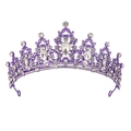 Detailansicht einer lila Braut-Tiara mit funkelnden Kristall-Strasssteinen und Edelsteinen - Lila Weiß Strass