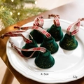 Set di 6 campanelle di Natale floccate verde scuro con nastri a quadri rossi decorativi - Campana Fioccata / Verde