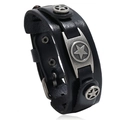 Retro Punk Lederarmband für Herren mit metallischen Pentagramm Sternen Details - Schwarz