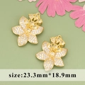 Pendentif fleur plaqué or 18k avec zircons blancs et pierres précieuses jaunes - Style Fleur à Cinq Pétales Pavée d'Or (ME1805A)