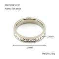 Anillo de acero inoxidable plateado con incrustaciones de circón y baño de oro 18k - US 7 / Color Acero