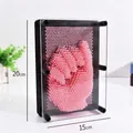 3D Pin Art toy in pink color with 15x20cm dimensions and hand impression design - Large / Pink