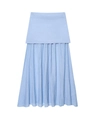 Détail d'une jupe à niveaux bleu clair avec taille large et texture de tissu plissé - S / Bas / Bleu