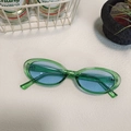 Retro oval sunglasses with green transparent frames and blue lenses for men and women - Green 4