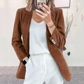 Blazer cintré en velours côtelé marron pour femme au style professionnel et minimaliste - Brun Clair