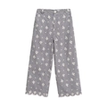 Dettaglio dei pantaloni a quadretti con ricamo floreale e orlo a smerlo da donna - XS / Pantaloni Ricamati Gingham Bianco e Nero