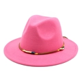 Dettaglio del cappello fedora rosa con fascia di perline etniche e tesa larga - Rosa Rosso