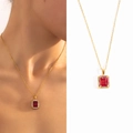 Elegante Halskette aus vergoldetem Titanstahl mit einem roten rechteckigen Edelstein - Roter Edelstein Halskette