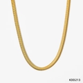 Detailed macro view of 18K gold-plated herringbone snake chain with polished V-shaped links - Gold (KDD213)