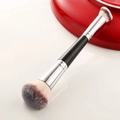 Tweezijdige make-up kwast met pluizige poederkop en schuine foundationtip in zwart handvat - Zwarte Tweezijdige Foundation Borstel