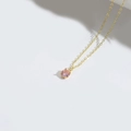 Collana minimalista a catena dorata con pendente in pietra rosa tonda a 4 griffe - Rosa Viola (Oro)