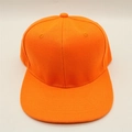 Bright orange twill cotton six-panel flat brim hip-hop baseball cap on grey background - One Size / Orange Red