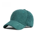 Détail de la texture en velours côtelé sarcelle de la casquette avec visière courbée - Vert Foncé