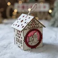 Leuchtendes Weihnachtshaus aus Holz mit roten LEDs, Weihnachtsmann und XMAS Gravur - Stil C / LED Weihnachtsmann & Rentier