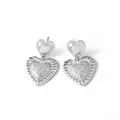 Orecchini a doppio cuore in argento con pavé di zirconi e dettagli con texture - Cuore con Texture Radiale (C)