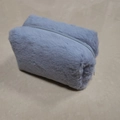 Astuccio portatile in morbido peluche grigio con chiusura a zip sulla parte superiore - Grigio