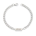 Gros plan détaillé d'un bracelet à chaîne argentée avec une barre gravée always au centre - Chaîne NK gravée Always Seule