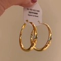 Elegantes pendientes de aro grandes de plata de ley 925 con acabado dorado pulido - Estilo de Aro Dorado Grande (MY33045)