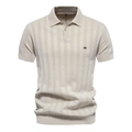 Herren Strickpoloshirt in Haferbeige mit vertikalen Streifen und hochwertiger Textur - S / Weißer Aprikose