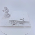 Makroansicht von silbernen sternförmigen Halskettenverbindern mit Mikropflastersteinen - Silber Hohlstern Verschluss / 30*30mm