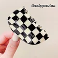 Klassieke haarklem van 8 cm met zwart-wit dambordpatroon en glanzende afwerking - 4# Waaiervormig (Ongeveer 8cm)
