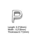 Dettaglio del ciondolo lettera P argento con dimensioni 8mm x 6mm per gioielli fai-da-te - Lettera P