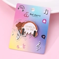 Broche de esmalte con forma de auriculares y texto Music Is My Life en tarjeta de marca - Auriculares (Music Is My Life)