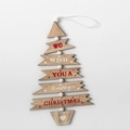 Décoration de Noël en bois nordique suspendue avec texte Merry Christmas sur fond blanc - Couleur d'origine