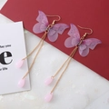 Détail de boucles d'oreilles ailes de papillon avec tulle violet et perles roses - Style Goutte Doré Rose Violet Dégradé