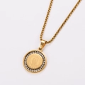 Collar de cadena box bañado en oro de 18k con medalla de la Virgen María y diamantes - Tono Oro Con Cadena