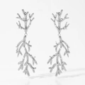 Orecchini a goccia in acciaio inox stile corallo con perle e texture marine realistiche - Orecchini a Forma di Corallo (D3091) / Argento