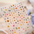 Blumen Nagelaufkleber M-1381 mit Wildblumen, grünen Blättern und Goldfolien-Kontur - Wildblumen Vergoldeter Stil (M-1381)