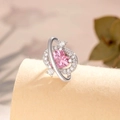 Silberner Ohrstecker mit rosa Herz-Zirkonia und glitzerndem Planetenring-Design - Rosa Planeten Herz Stil (A365-2)
