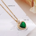 Collana a cuore in oro 18K con gemma verde smeraldo e aureola di zirconi - Gemma 935-Cuore Semplice