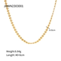 Dettaglio macro della collana a catena con maglie a cuore in acciaio inox placcato oro 18k - Collana a maglie a cuore
