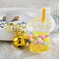 Mini-Bubble-Tea-Schlüsselanhänger mit gelber Flüssigkeit, bunten Perlen und goldener Glocke - Stil mit Glocken / Zitronengelb