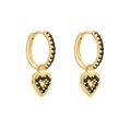 Détail macro de boucles d'oreilles cœur dorées avec pavage de zircons noirs brillants - Cœur Or Noir